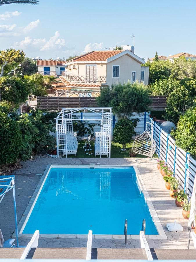 Greek Island Style 2 Bedroom Villa With Pool Next To The Sea Larnaca Exterior photo